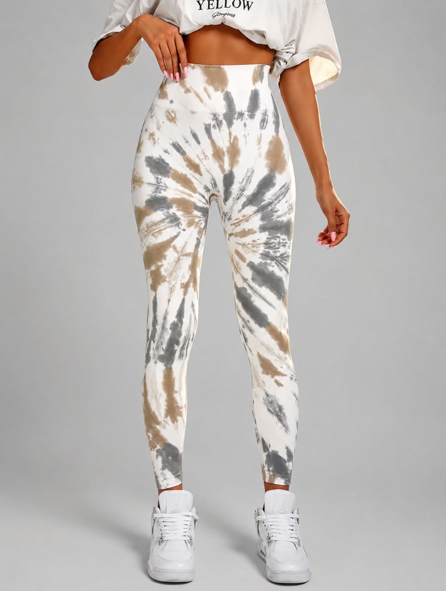 Seamless Tie-Dye Scrunch Leggings in green, shown in a front pose with a tie-dye pattern.